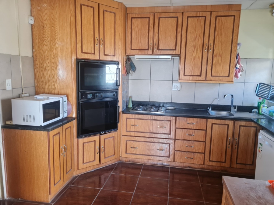 4 Bedroom Property for Sale in Noordhoek Free State